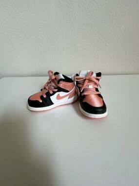Air Jordan 1 Mid TD 'Light Madder Root' Toddler Sneakers (DM9079-108)